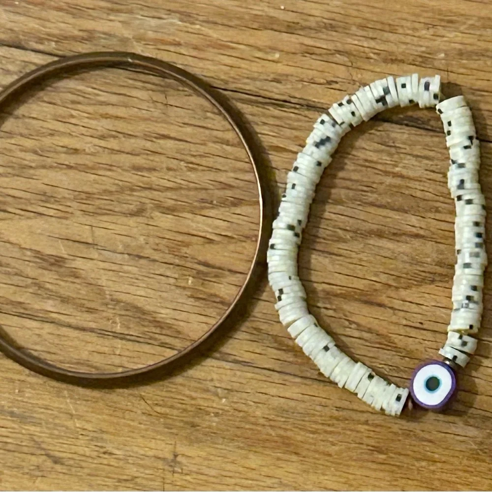 Brown and White Beaded Bracelets - Picture 5 of 6